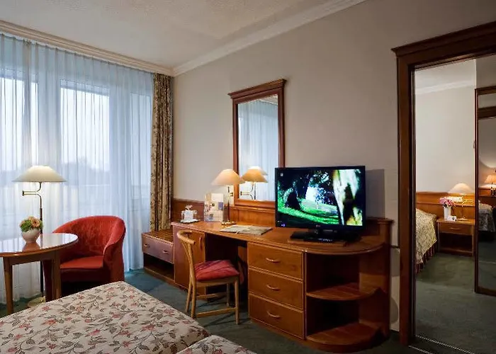 Ensana Thermal 4* ヘーヴィーズ